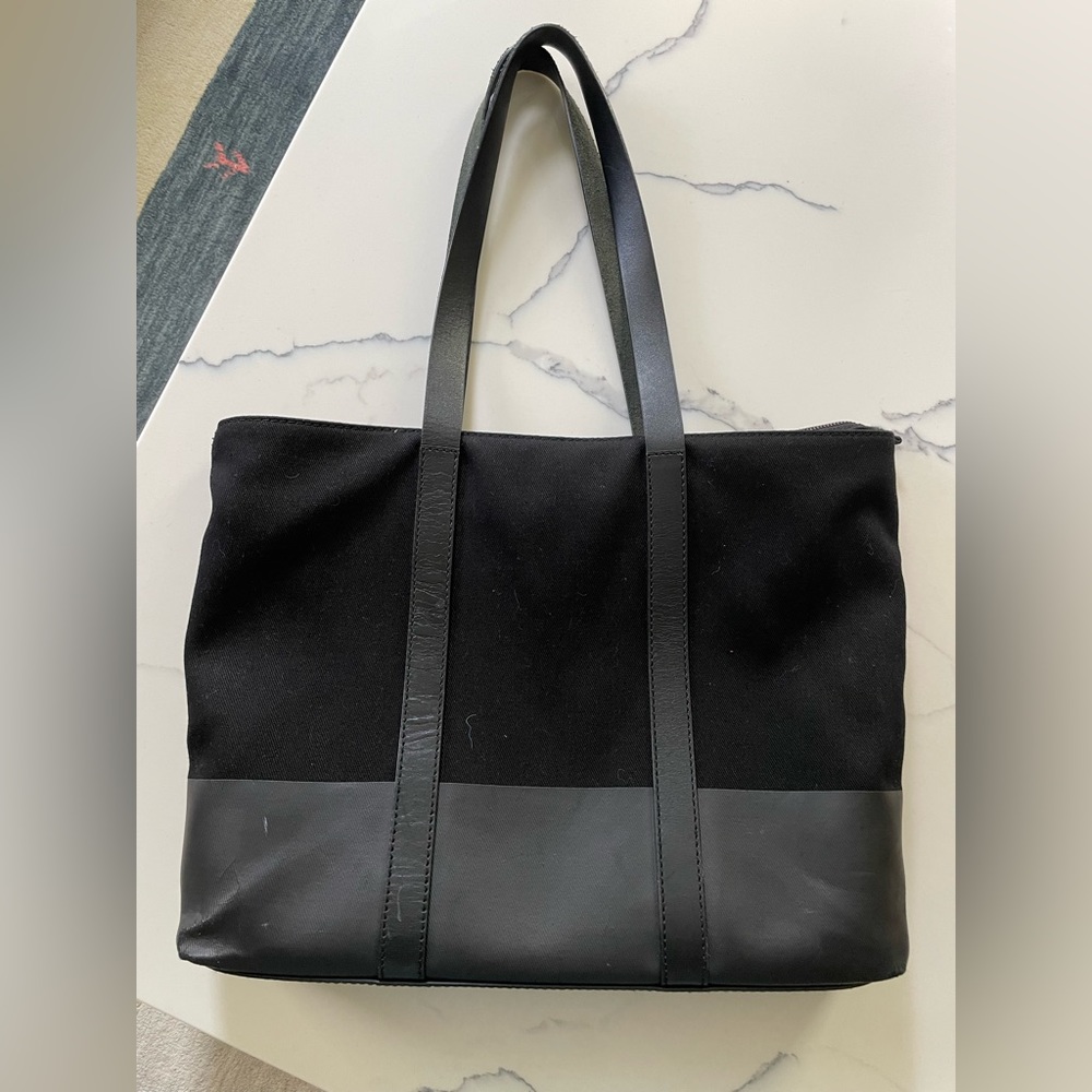 Everlane Dipped Zip Tote